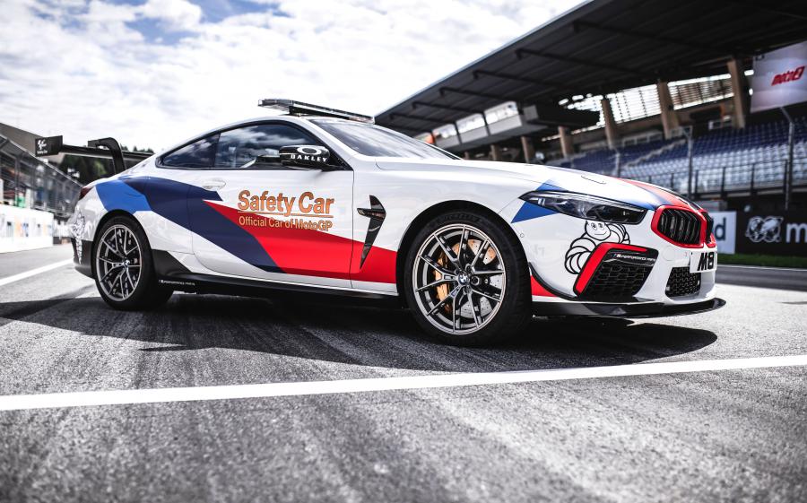  BMW M8 Competition Coupe MotoGP Safety Car (F92) 2019 года  (фото 22 из 38)